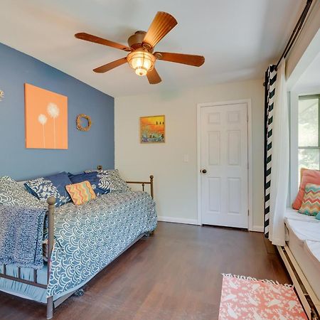 Stunning Golden Home With Deck About 35 Mi To Denver! 외부 사진