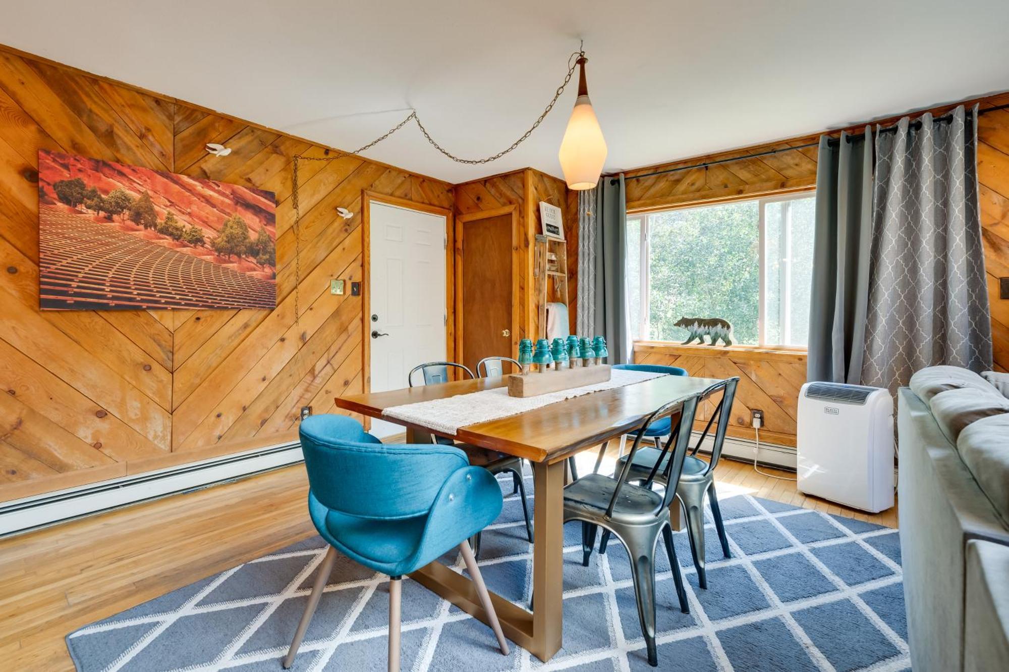 Stunning Golden Home With Deck About 35 Mi To Denver! 외부 사진
